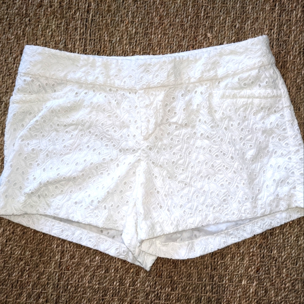 EUC Lilly Pulitzer white eyelet shorts size 10